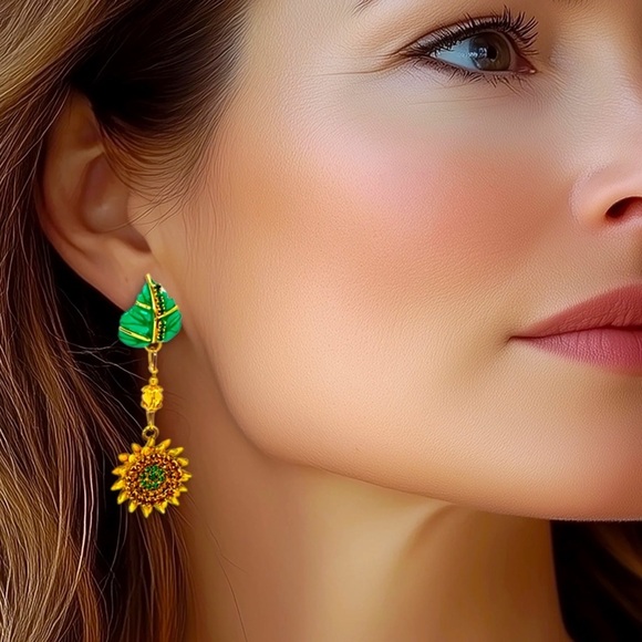 Lunch At The Ritz Earrings - Picture 1 of 4